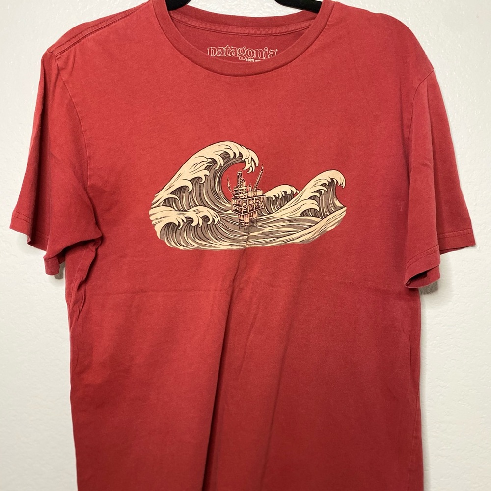 Patagonia Tsunami Oil Rig Men’s T-shirt Sz. Med
